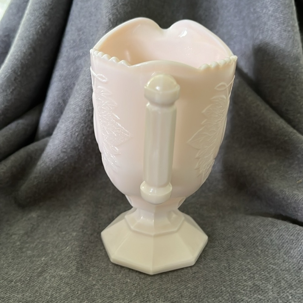 🌻 Vtg Jeanette Pink Milk Glass Creamer - Picture 2 of 9